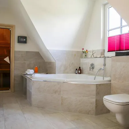 Luxus Reetdachhaus In Mit Sauna, Cleaning Included