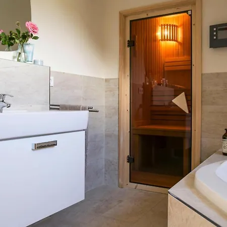 Prázdninový dům Luxus Reetdachhaus In Mit Sauna, Cleaning Included Fuhlendorf (Mecklenburg-Vorpommern)